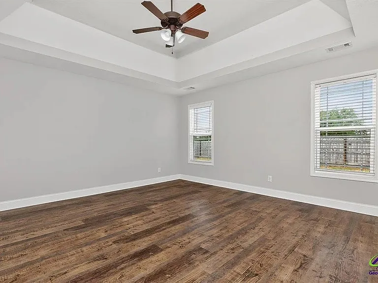 100 Tudor Pl — Photo 13