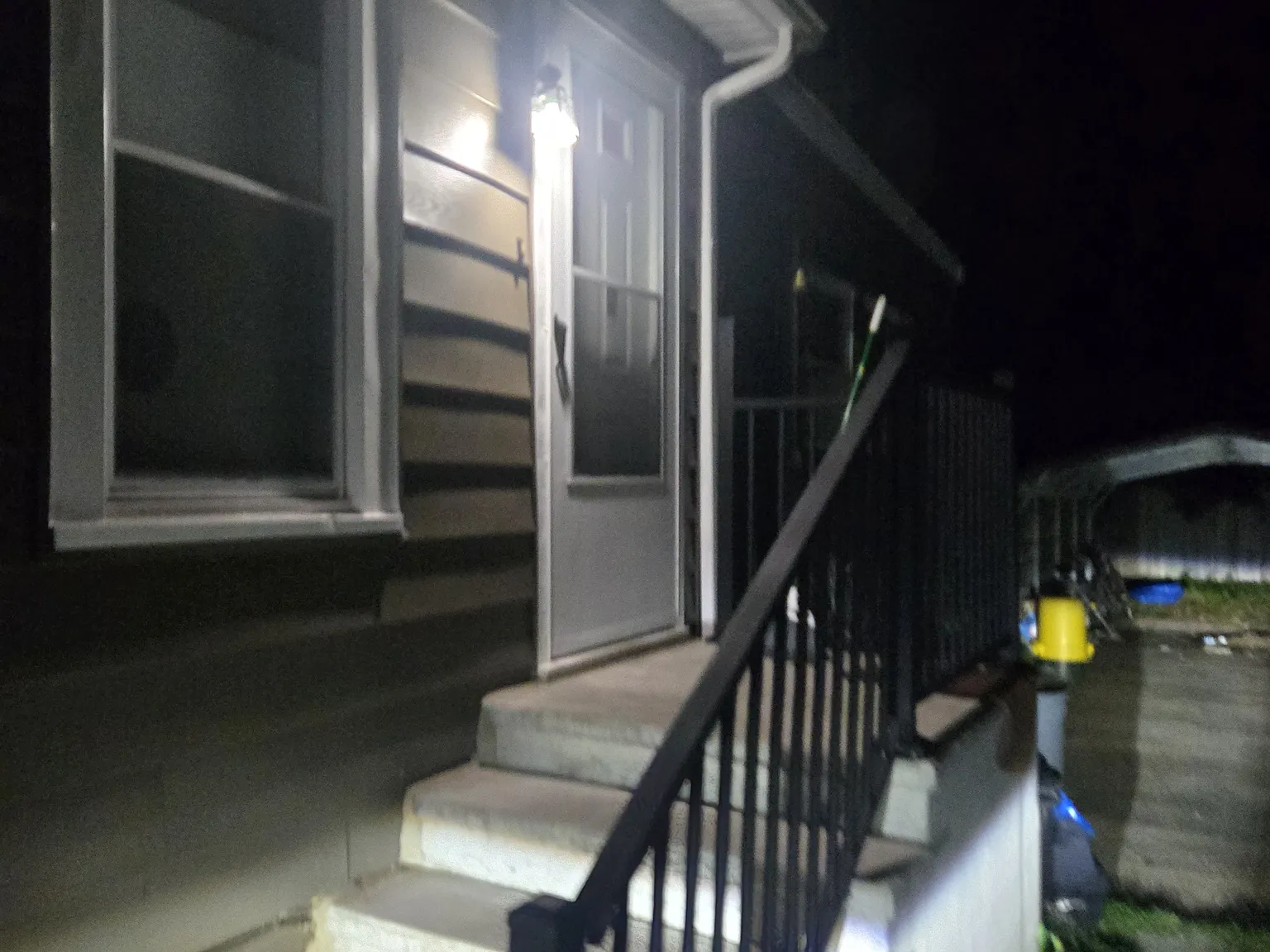 2 bed, 1000 sqft, $2,300 — Photo 3