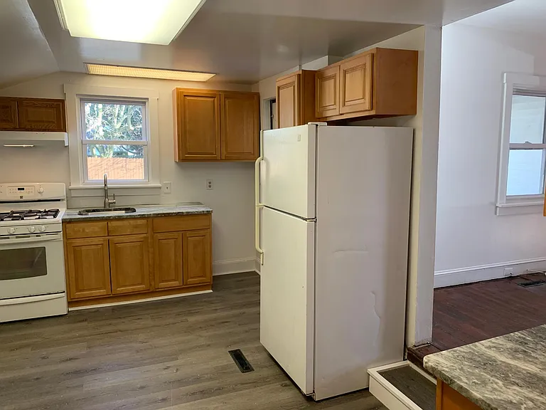 34 S Union St — Photo 11