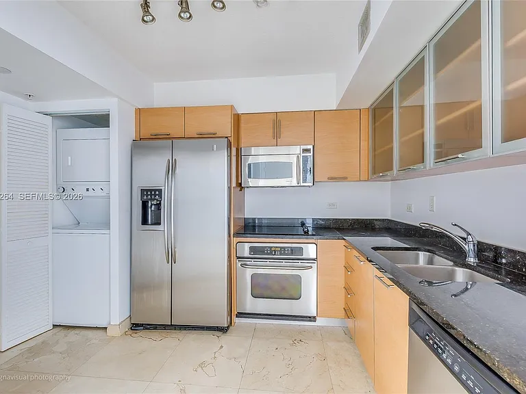 31 SE 5th St #2708 — Photo 4