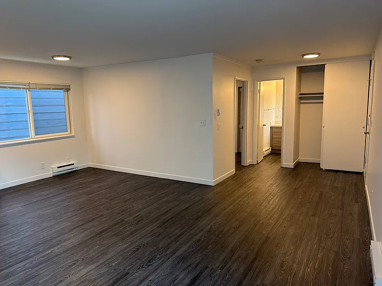 Sylvan Court — Photo 16