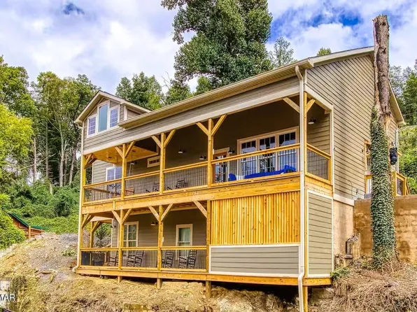 260 Circle Dr, Gatlinburg, TN 37738