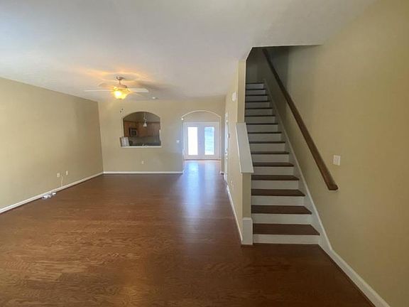 2nd image of 204 Capital St