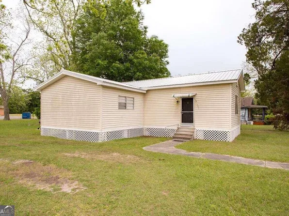 101 E Wacona Dr, Waycross, GA 31501