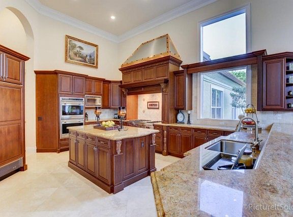 3rd image of 10036 El Caballo Ct