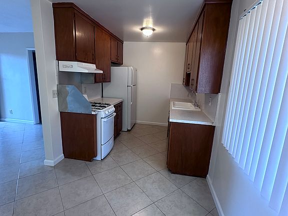 4th image of 349 Roosevelt St #I