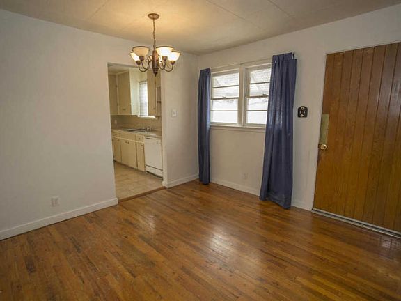 3rd image of 1004 N Monterey Ave