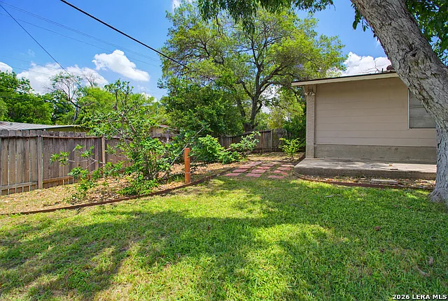 2125 E Lawndale Dr — Photo 23