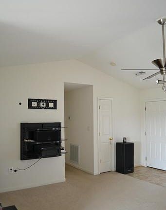 5th image of 286 Lakeview Dr