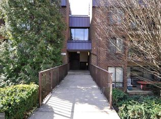 132 Roberts Ln APT 202, Alexandria, VA 22314
