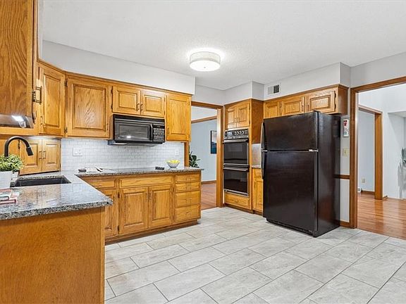 2nd image of 8318 Connell St