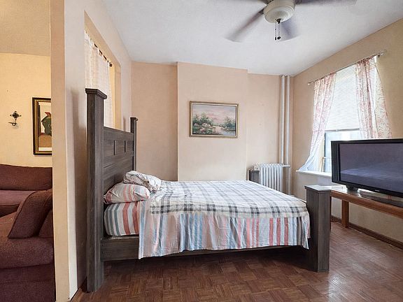 3rd image of 8 W 119th St APT 12