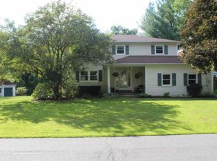 20 Dover Dr, Delmar, NY 12054