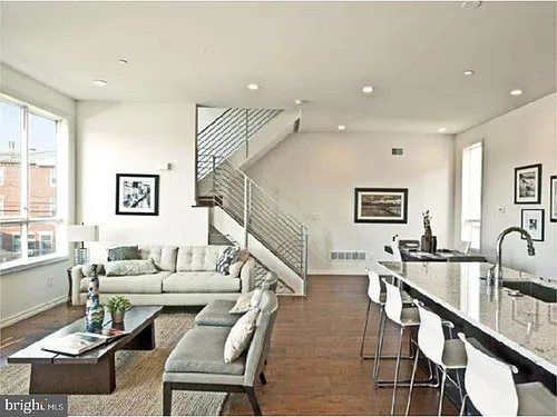 444 Fairmount Ave #B Photo 1