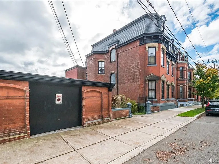 70 Orange St — Photo 46