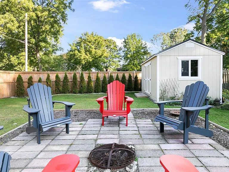 864 Lawrence Dr — Photo 27