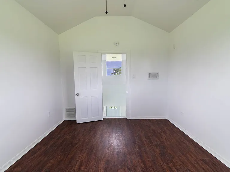19505 NW 80th Dr — Photo 32