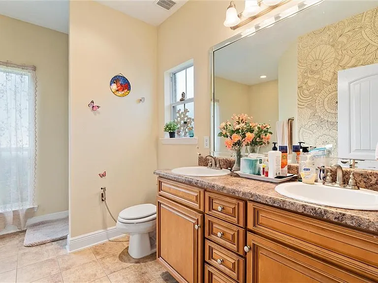 2520 Bluebeard Ln E — Photo 11