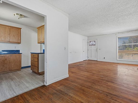 5th image of 2551 Cambridge St