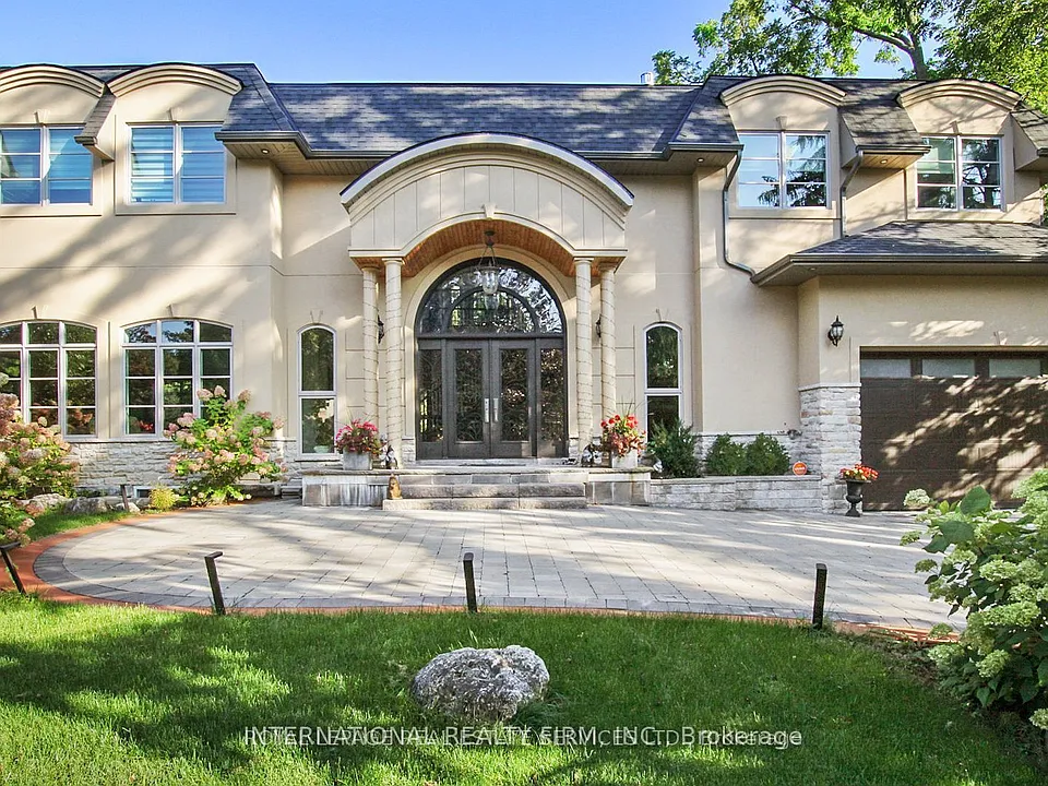 1286 Cambridge Dr