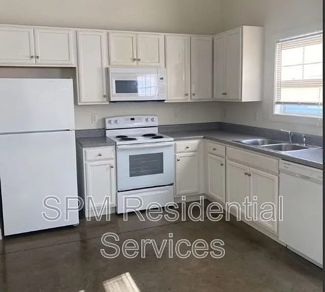 1404 Westprong Way — Photo 2