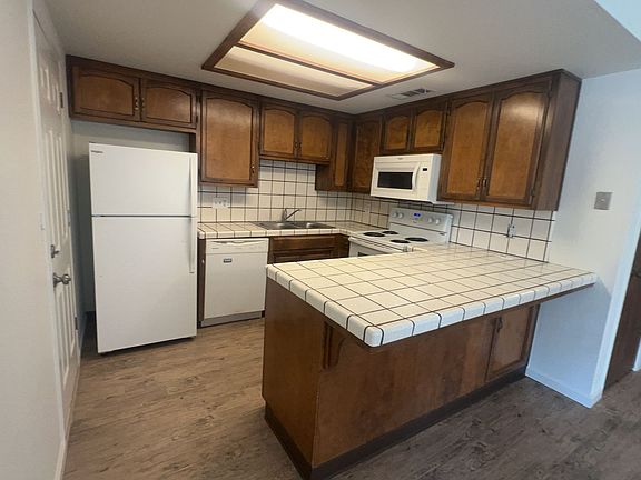 5th image of 2860 Saint Phillip Dr