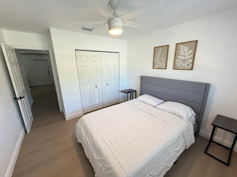 1460 NE 18th St #211 — Photo 9