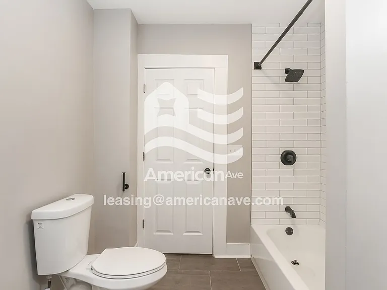 513074_012_wm_-_bathroom_12972766.jpg