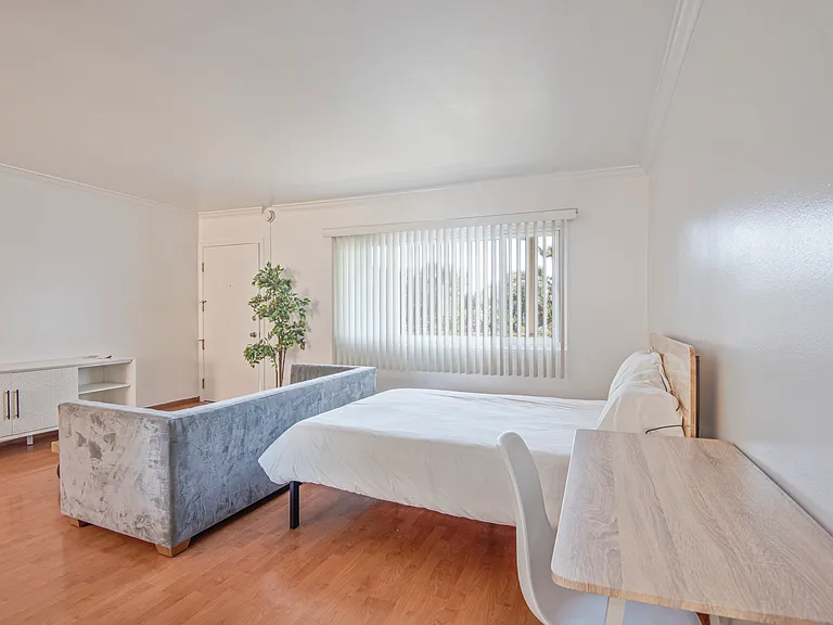 5843 W 88th St — Photo 32