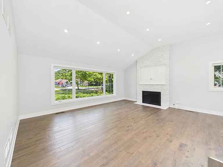 201 E Olive Ave — Photo 6
