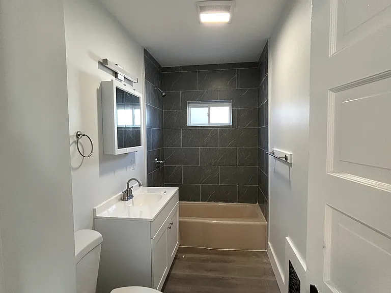 6 Holmes St #2 — Photo 4