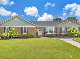 2221 Lancelot Dr SW, Decatur, AL 35603