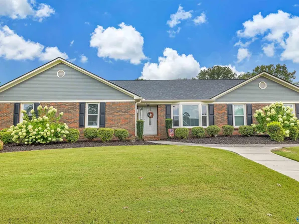 2221 Lancelot Dr SW, Decatur, AL 35603