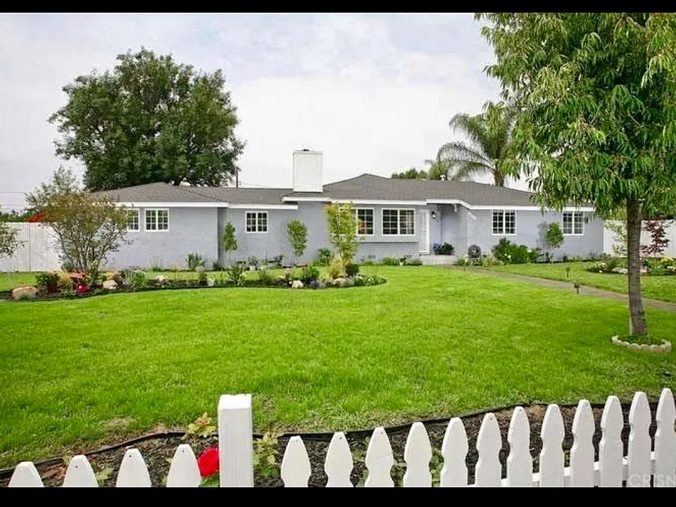 8835 Balboa Blvd #STUDIO GUEST HOUSE