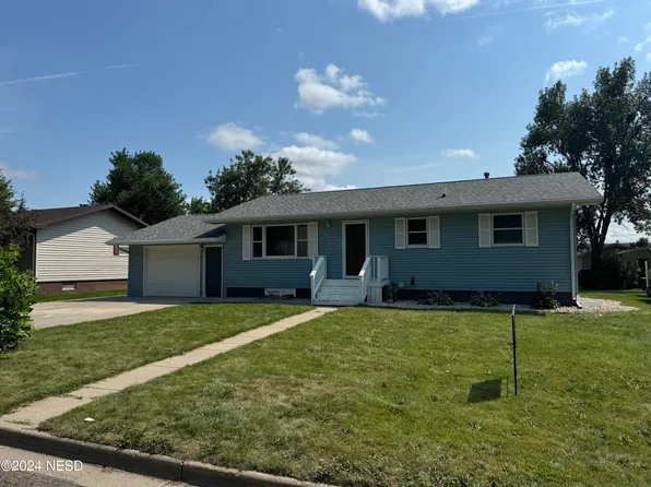 1810 Arrow Ave NE, Watertown, SD 57201
