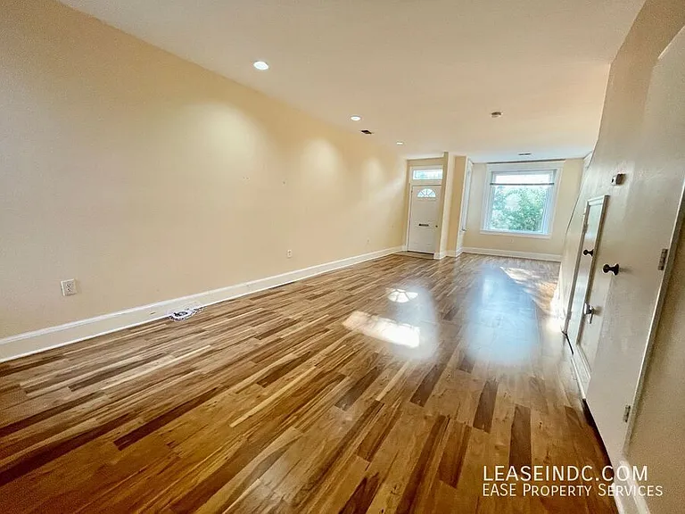 2025 Flagler Pl NW — Photo 9