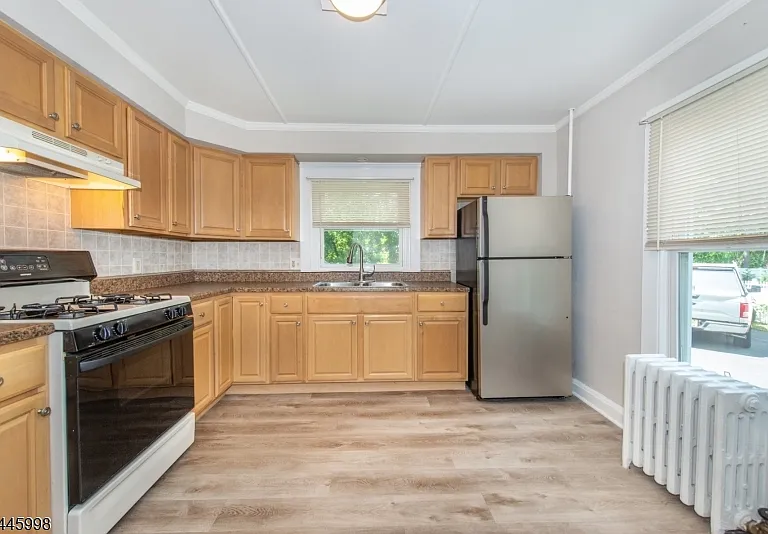 46 Hillside Ave — Photo 9