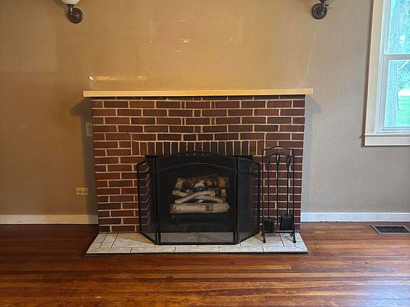 4th image of 120 Lakewood Ct