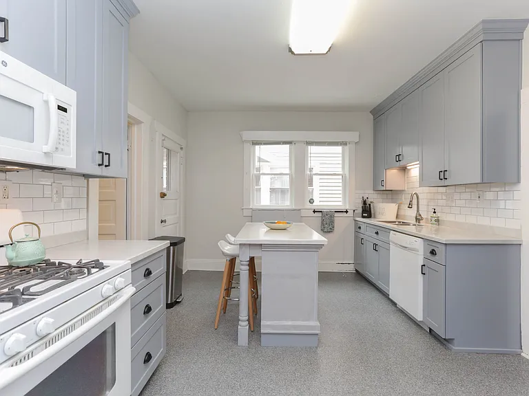 Kitchen with tons of cabinet space