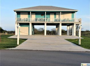 816 Laguna Dr, Port Mansfield, TX 78598