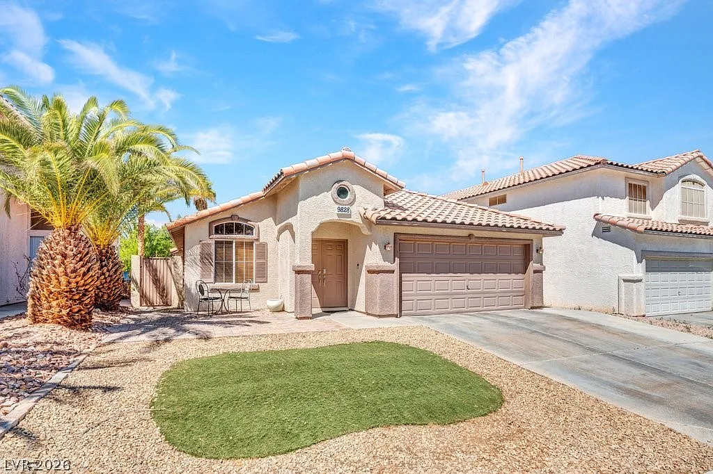 3 bed, 2.0 bath, 1582 sqft, $3,300 — Photo 3