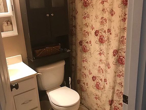 Main bathroom