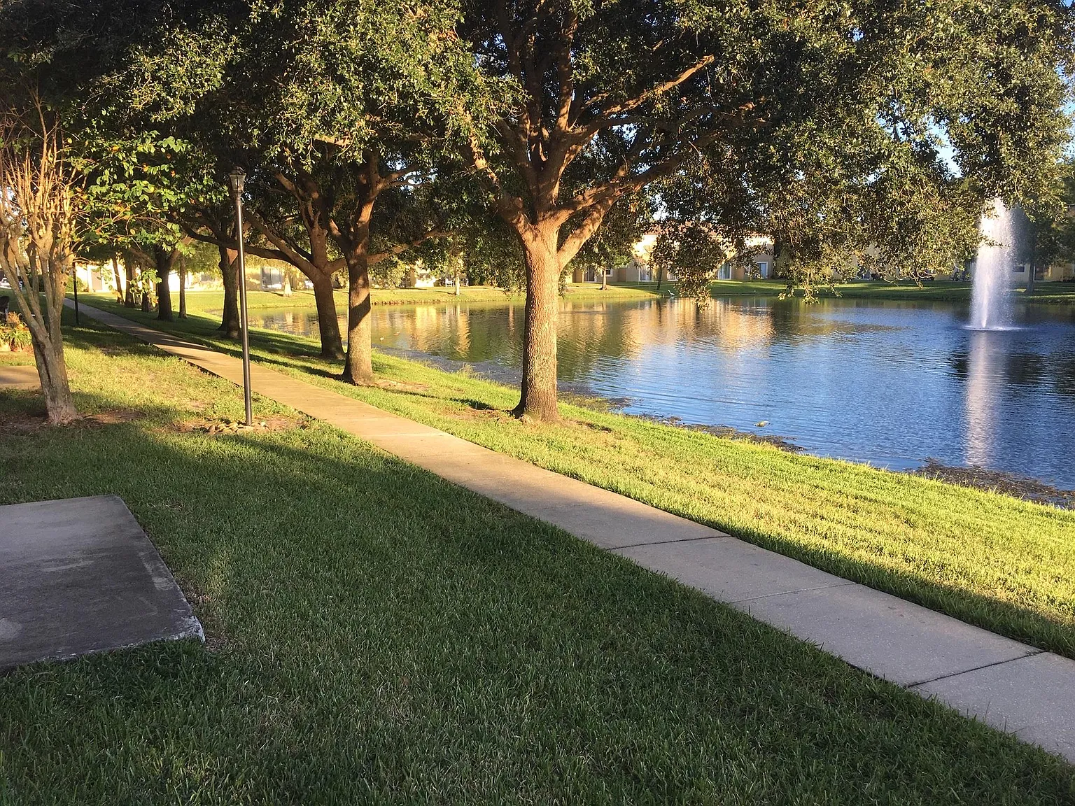 3 bed, 2.5 bath, 1872 sqft, $2,350 — Photo 3