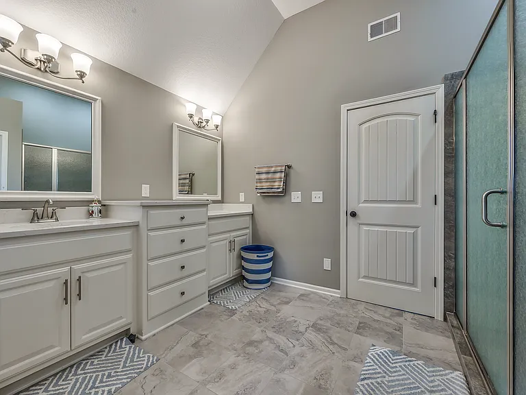 8135 NW 90th Ter — Photo 34