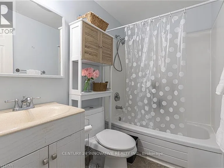 1330 Jalna Blvd #4 — Photo 5