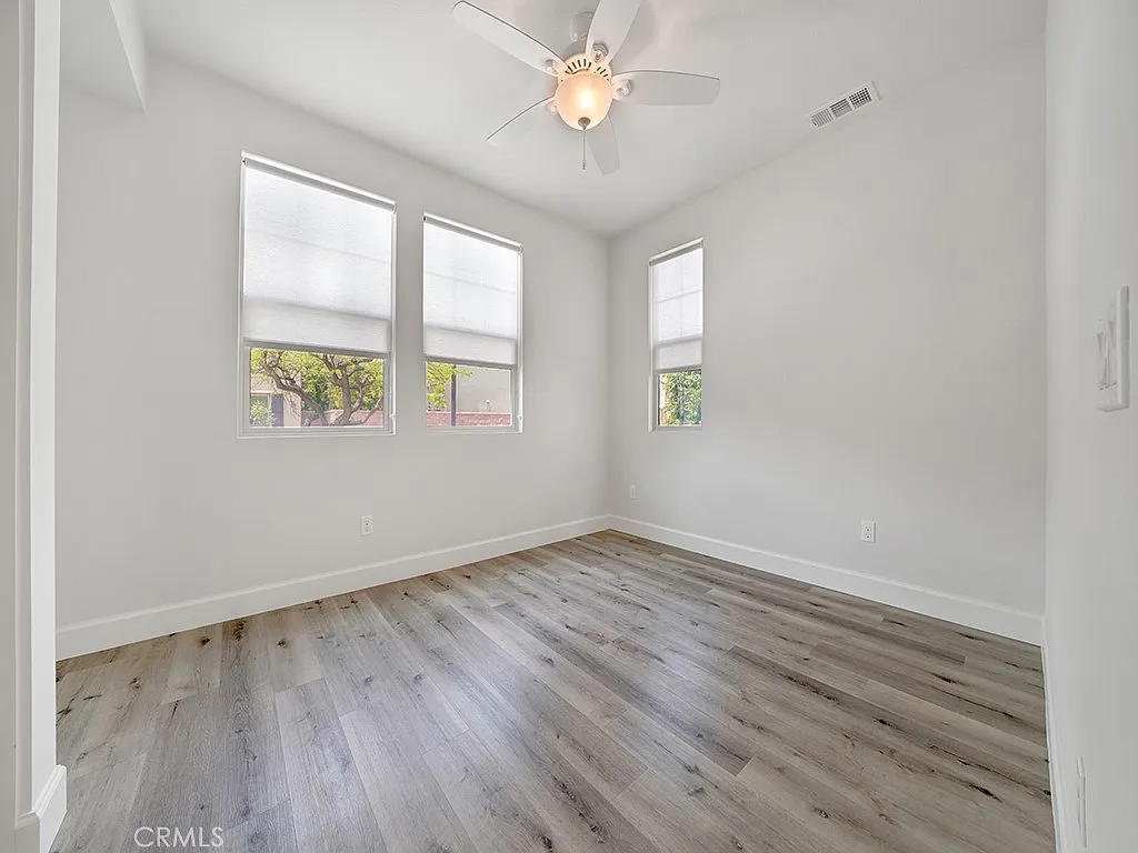 4 bed, 2536 sqft, $5,500 — Photo 2