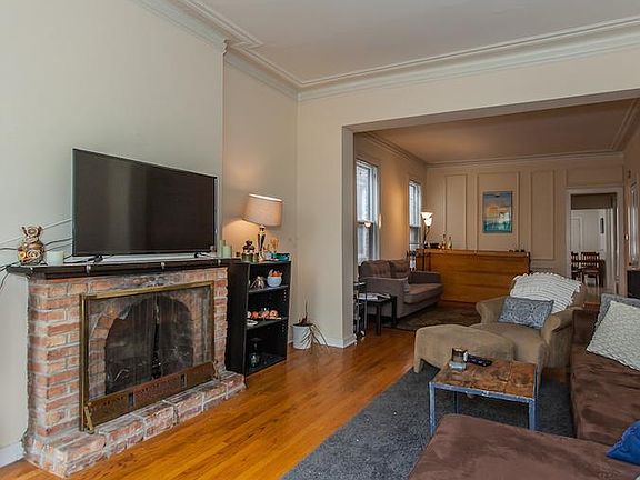3rd image of 2028 N Bissell St APT 3