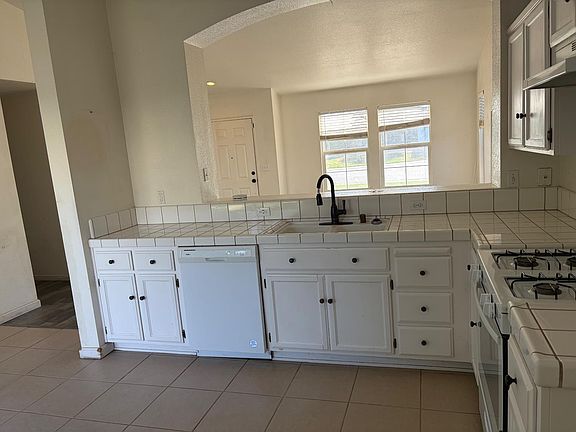 4th image of 1130 Amberhill Ave