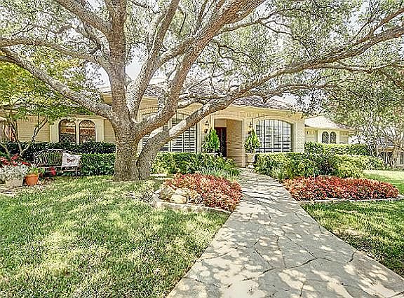 2nd image of 9523 Hilldale Dr