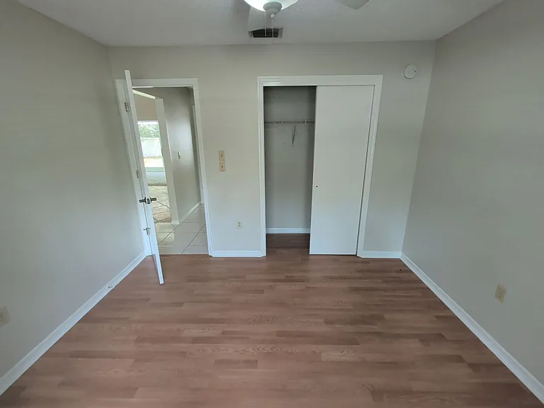 138 W Navarro Pl — Photo 12